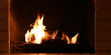 5 Pro Tips to Maintain Your Fireplace
